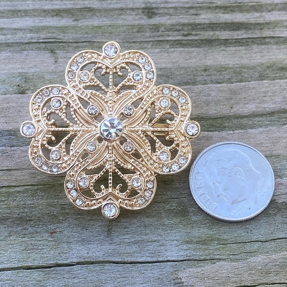Four Leaf clover brooch Heart pin with crystal accent new - Picture 7 of 7